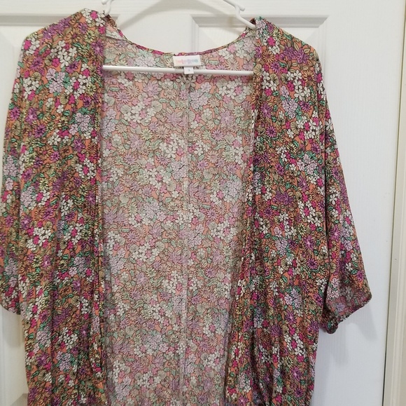 SOLD: Lularoe Bianka kimono - Picture 1 of 5